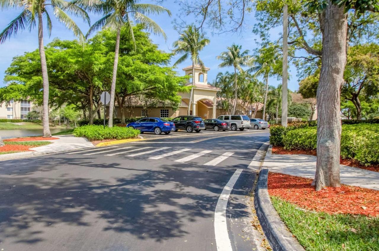 Luxurious Apartments With Pool And Gym At Boynton Beach Eksteriør bilde