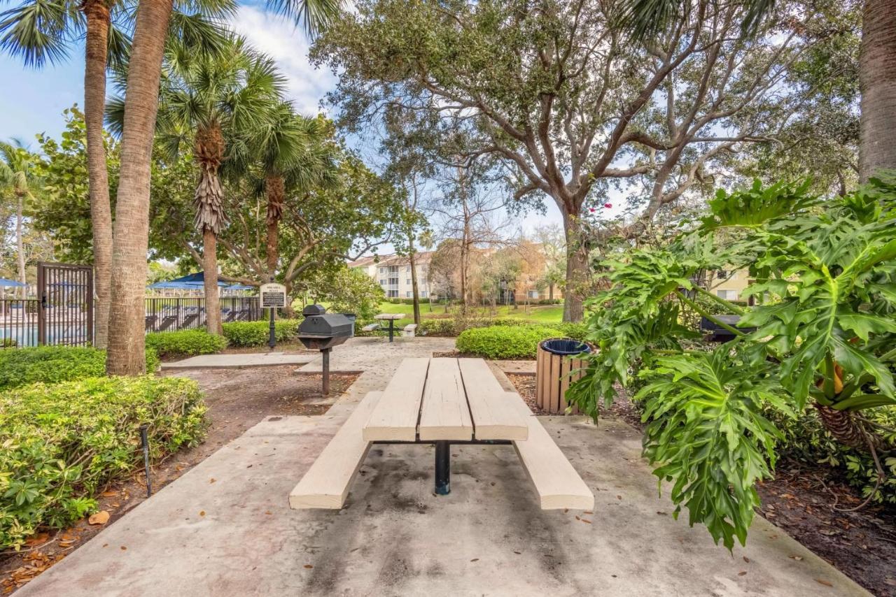 Luxurious Apartments With Pool And Gym At Boynton Beach Eksteriør bilde