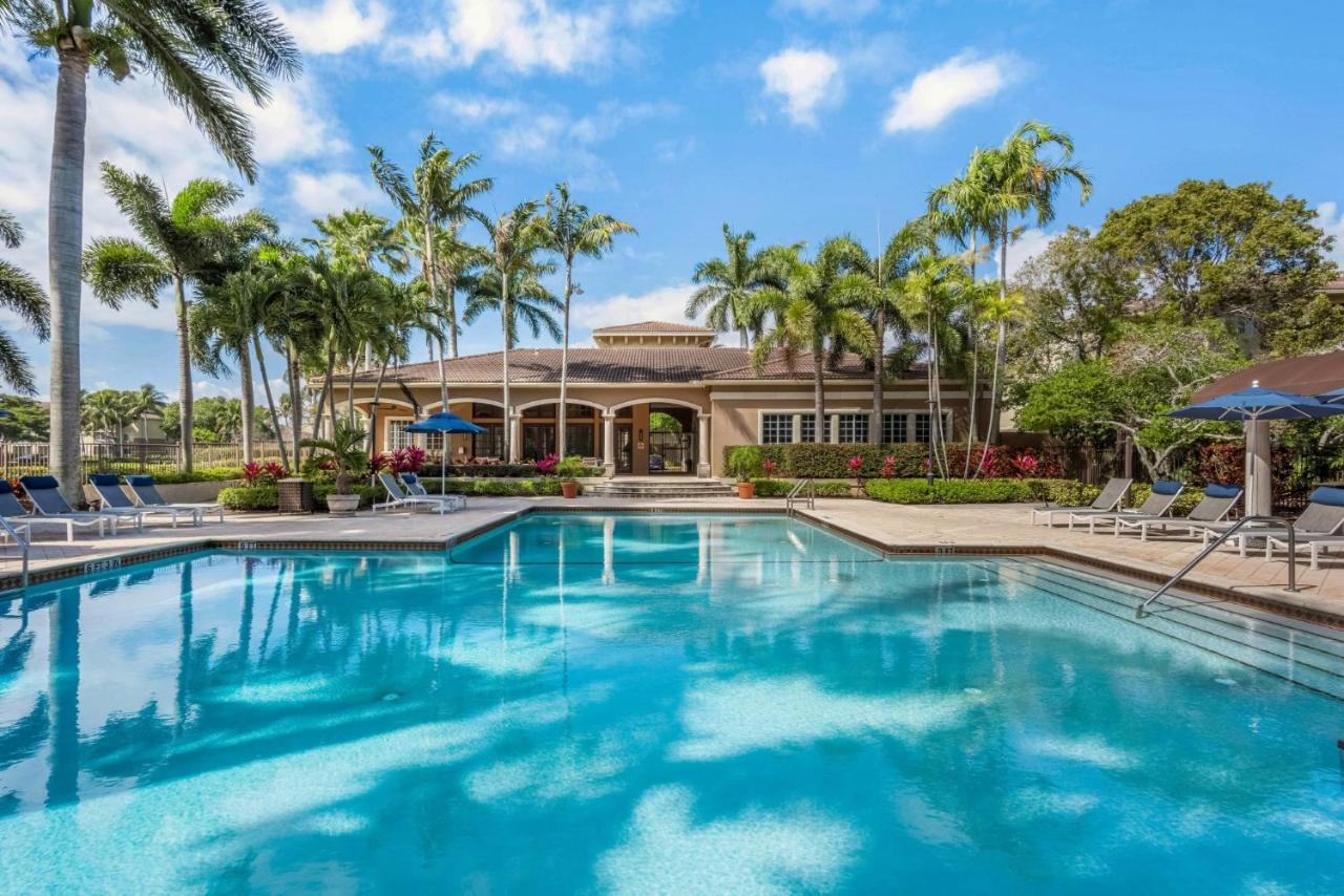Luxurious Apartments With Pool And Gym At Boynton Beach Eksteriør bilde