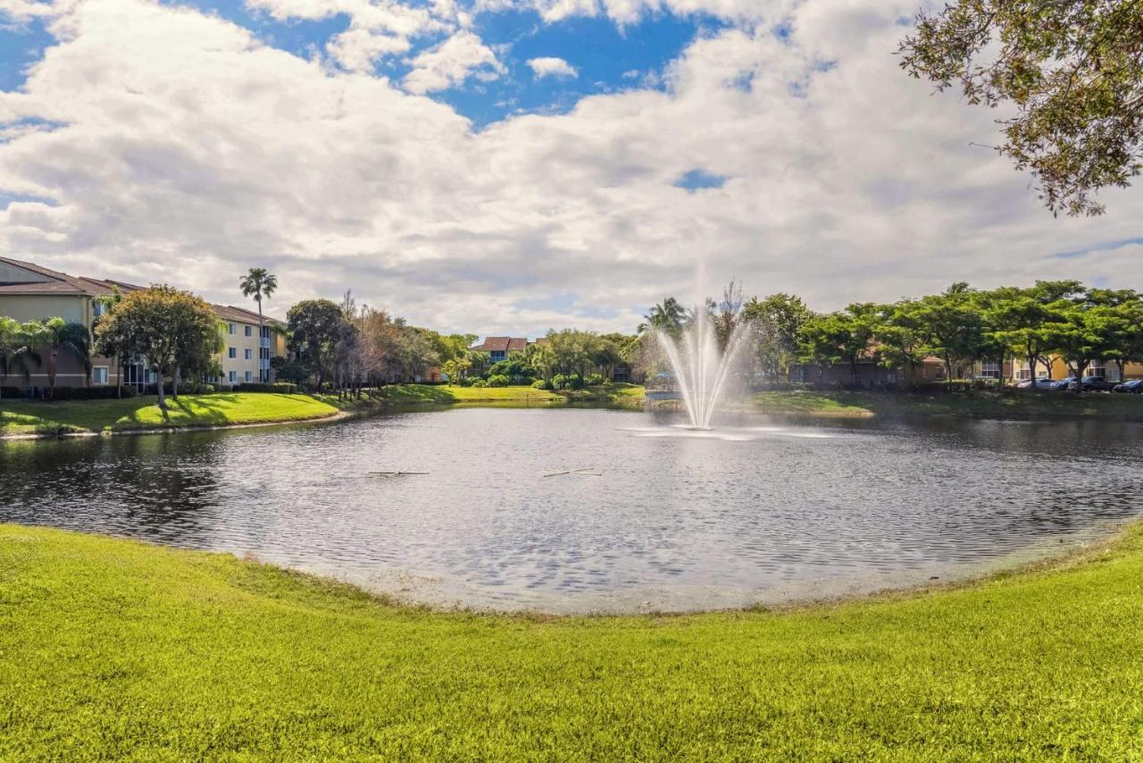 Luxurious Apartments With Pool And Gym At Boynton Beach Eksteriør bilde