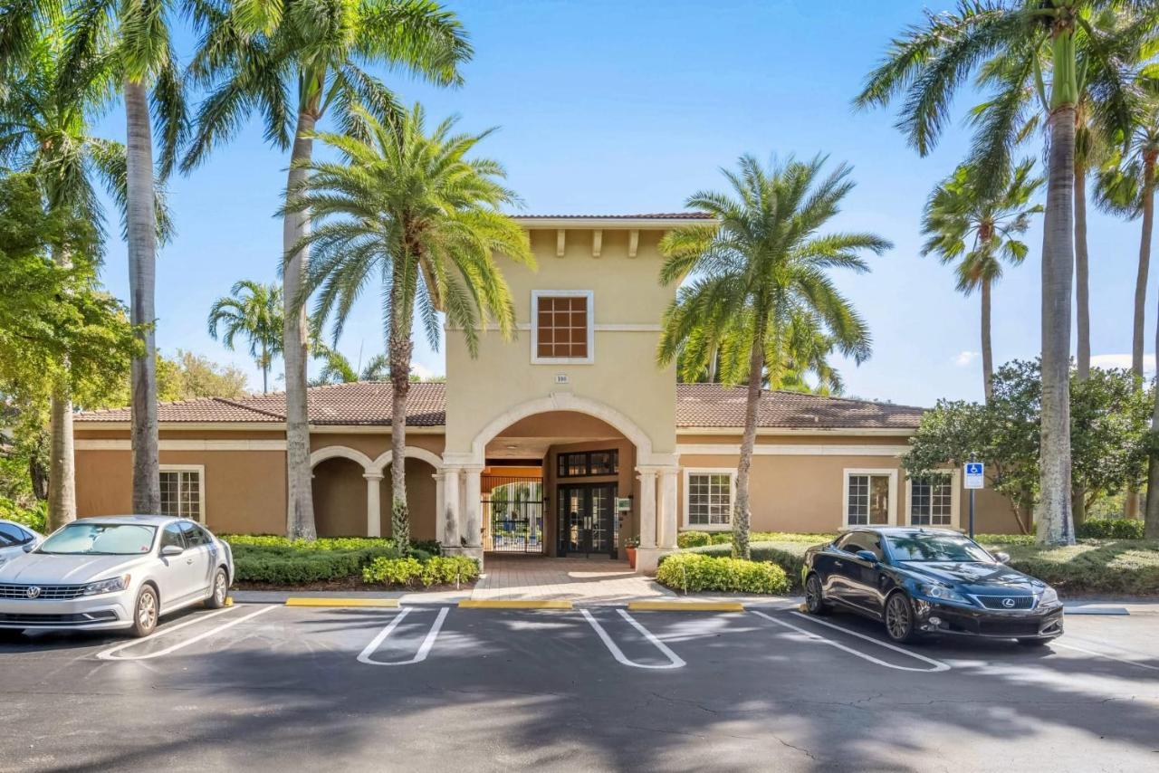 Luxurious Apartments With Pool And Gym At Boynton Beach Eksteriør bilde