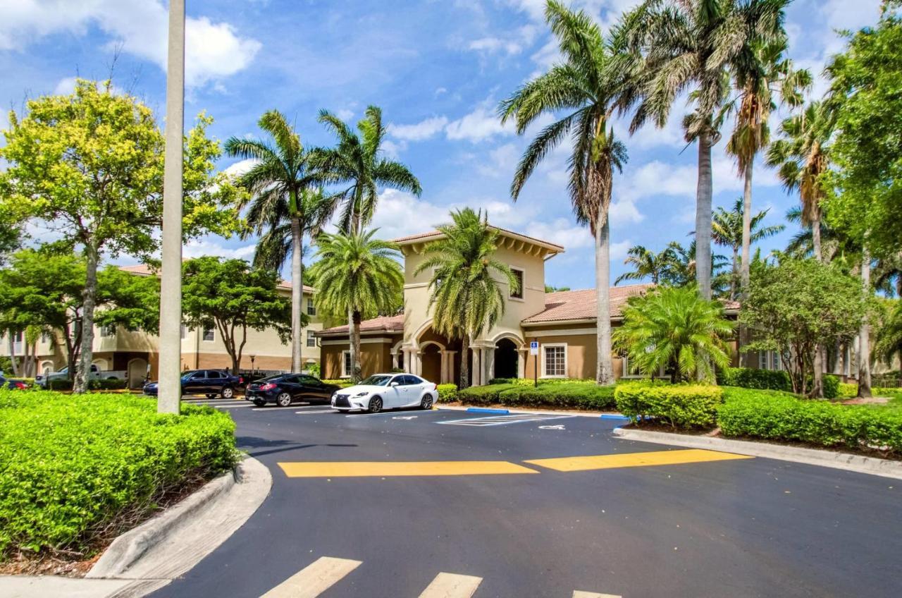 Luxurious Apartments With Pool And Gym At Boynton Beach Eksteriør bilde
