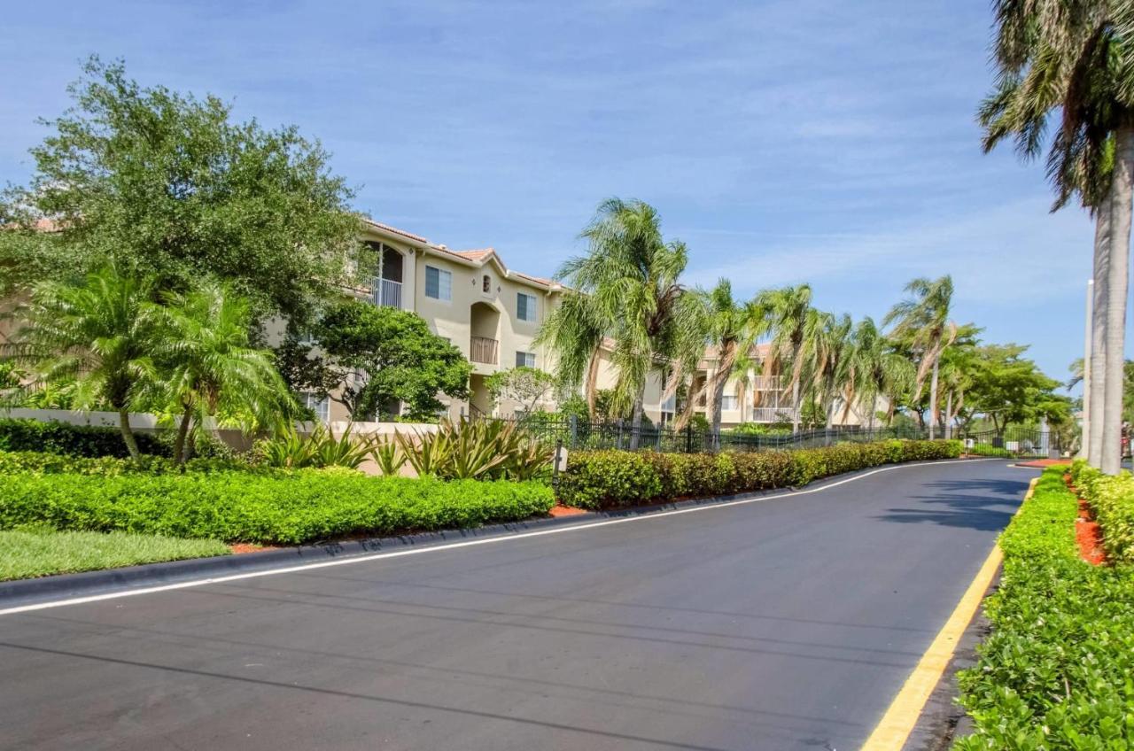 Luxurious Apartments With Pool And Gym At Boynton Beach Eksteriør bilde